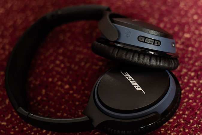 Mit nur wenigen Tasten können Sie das Produkt steuern.