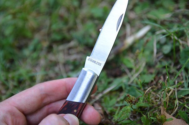 Hochwertige Klinge aus rostfreiem Stahl