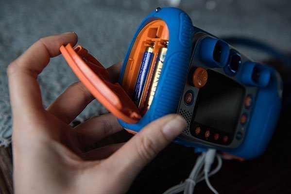 Batteriebetrieben, kann die Kamera auch unterwegs problemlos eingesetzt werden.